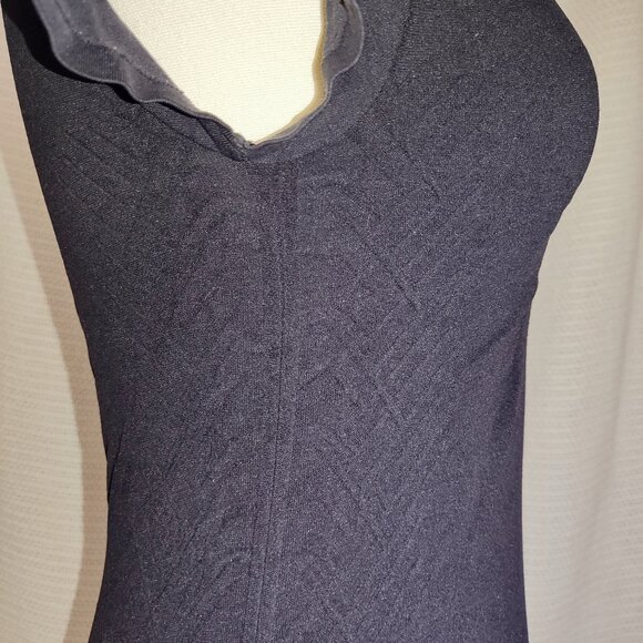 BCBG Max Azria | black short sleeve | v-neck neck | Size XS / S - Picture 5 of 9